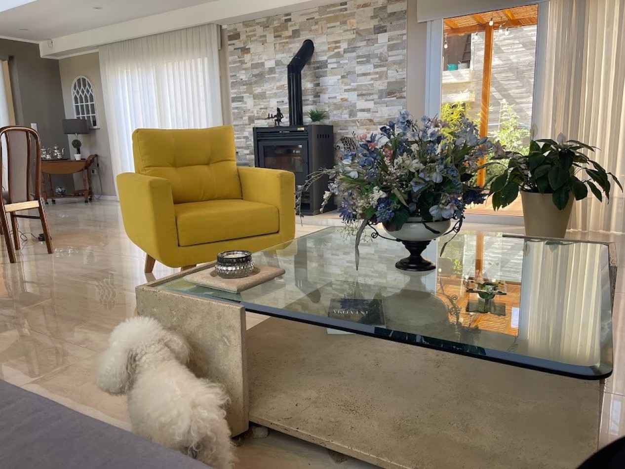 Imponente casa en venta en Mar de las Pampas Calidad y excelencia.