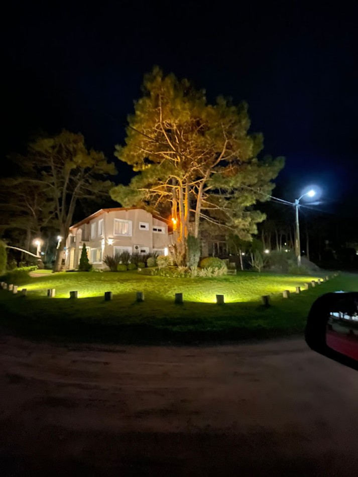 Imponente casa en venta en Mar de las Pampas Calidad y excelencia.