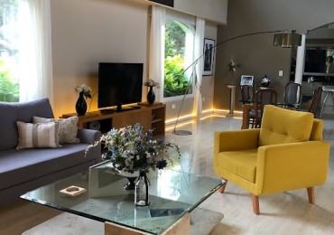 Imponente casa en venta en Mar de las Pampas Calidad y excelencia.